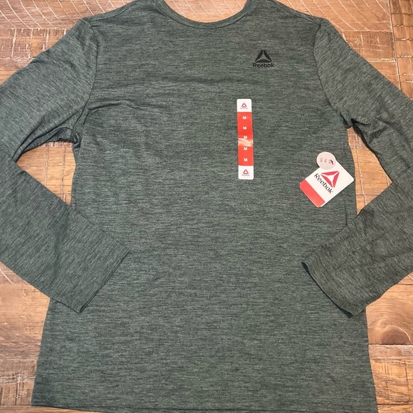 Reebok Other - Reebok Forest Green Athletic Top